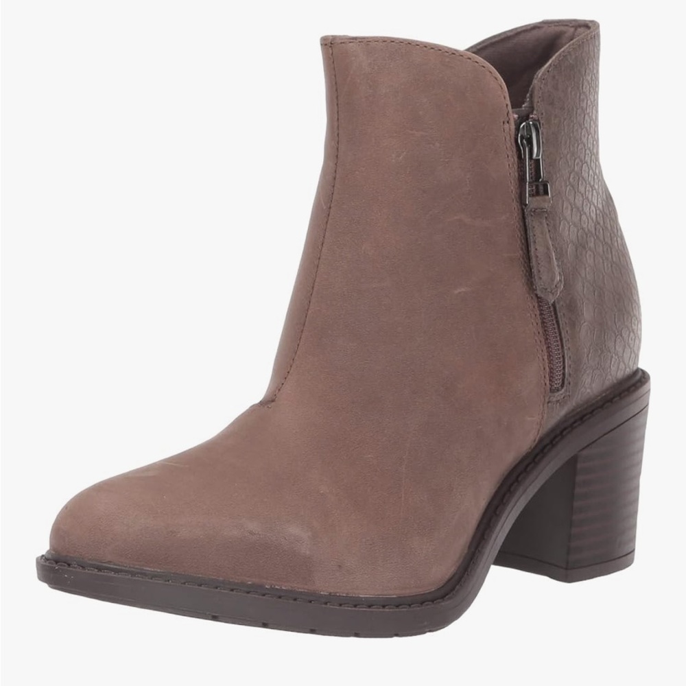 Clark's Women's Scene Zip up Boots